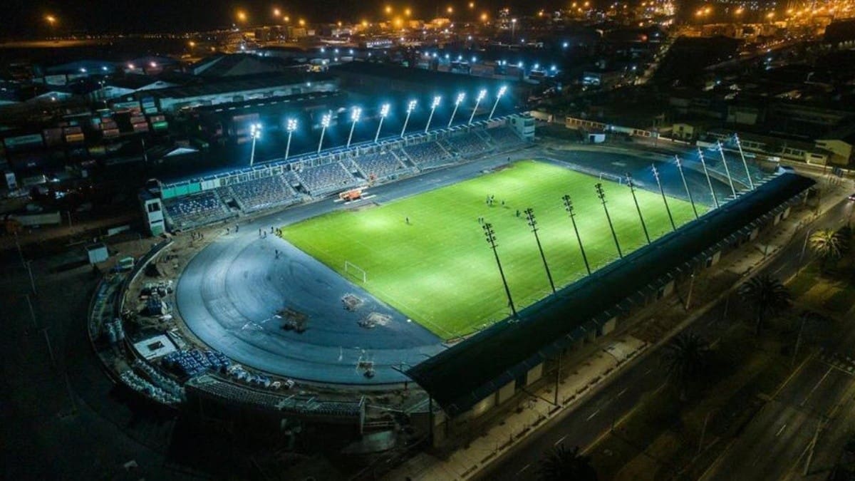 Estadio Municipal Doctor Olegario Henríquez Escalante fue inaugurado parcialmente.
