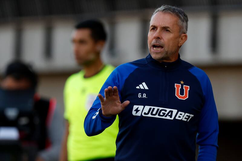 El entrenador de Universidad de Chile, Gustavo Alvarez.