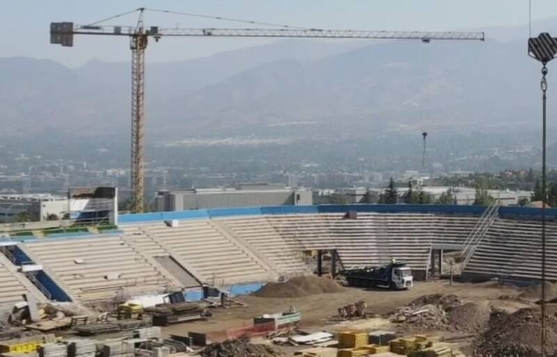 San Carlos de Apoquindo sigue con su construcción.