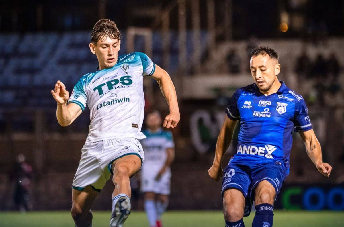 San Marcos de Arica y Santiago Wanderers se estacan con un deslavado 0-0