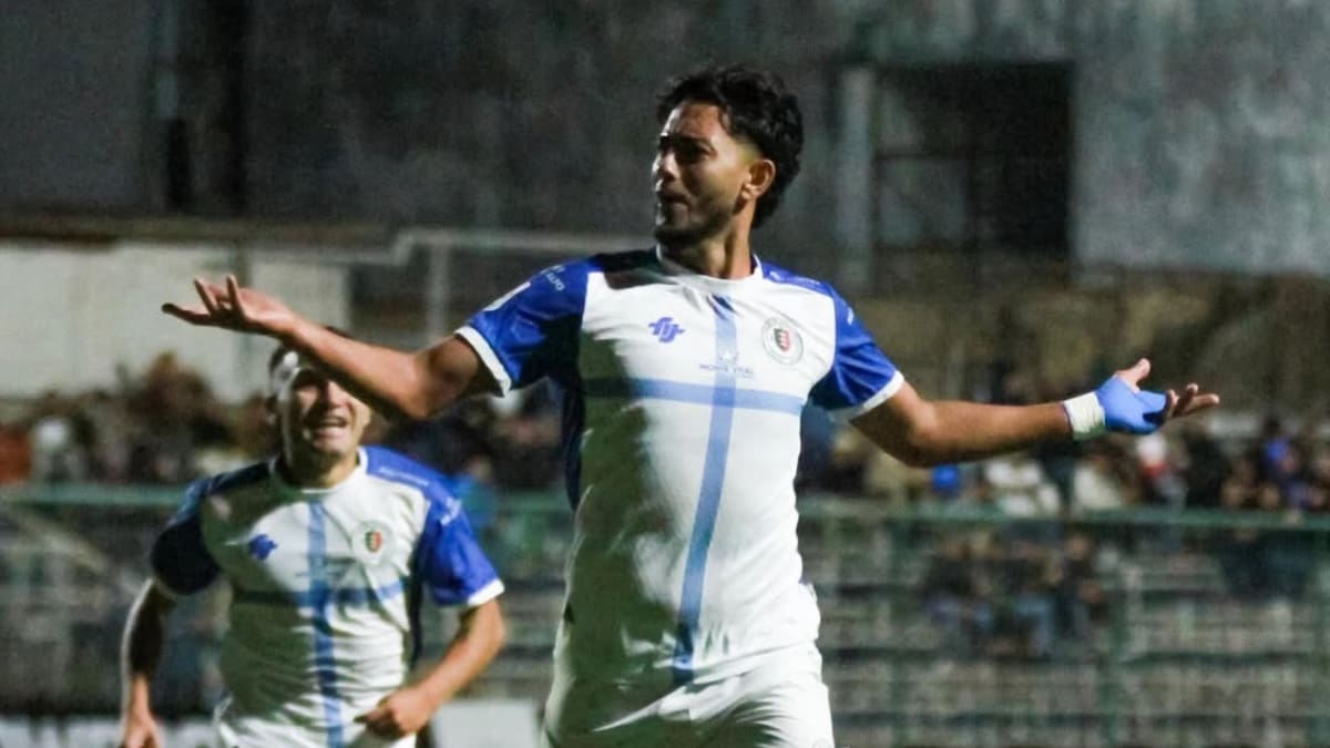 Santa Cruz logra su primera victoria en Primera B y compromete a Curicó Unido