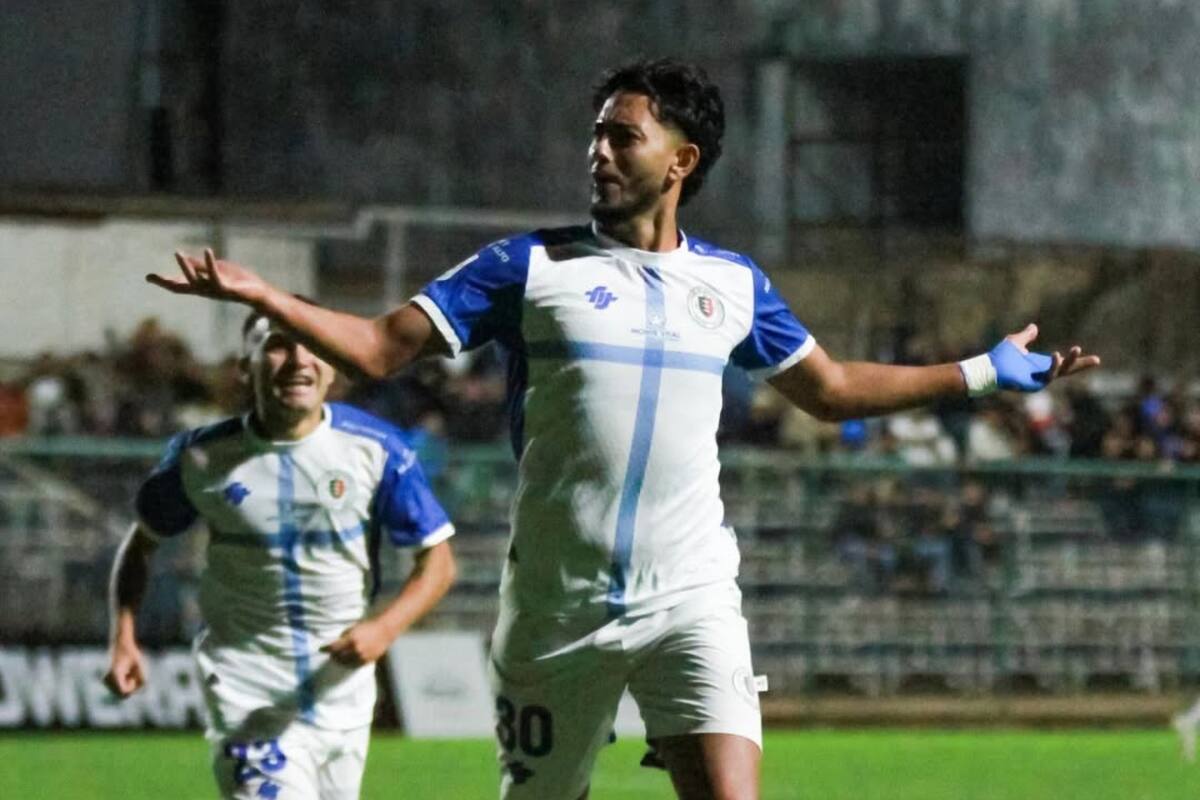 Venció a Curicó Unido en Primera B. Foto: Instagram Santa Cruz.