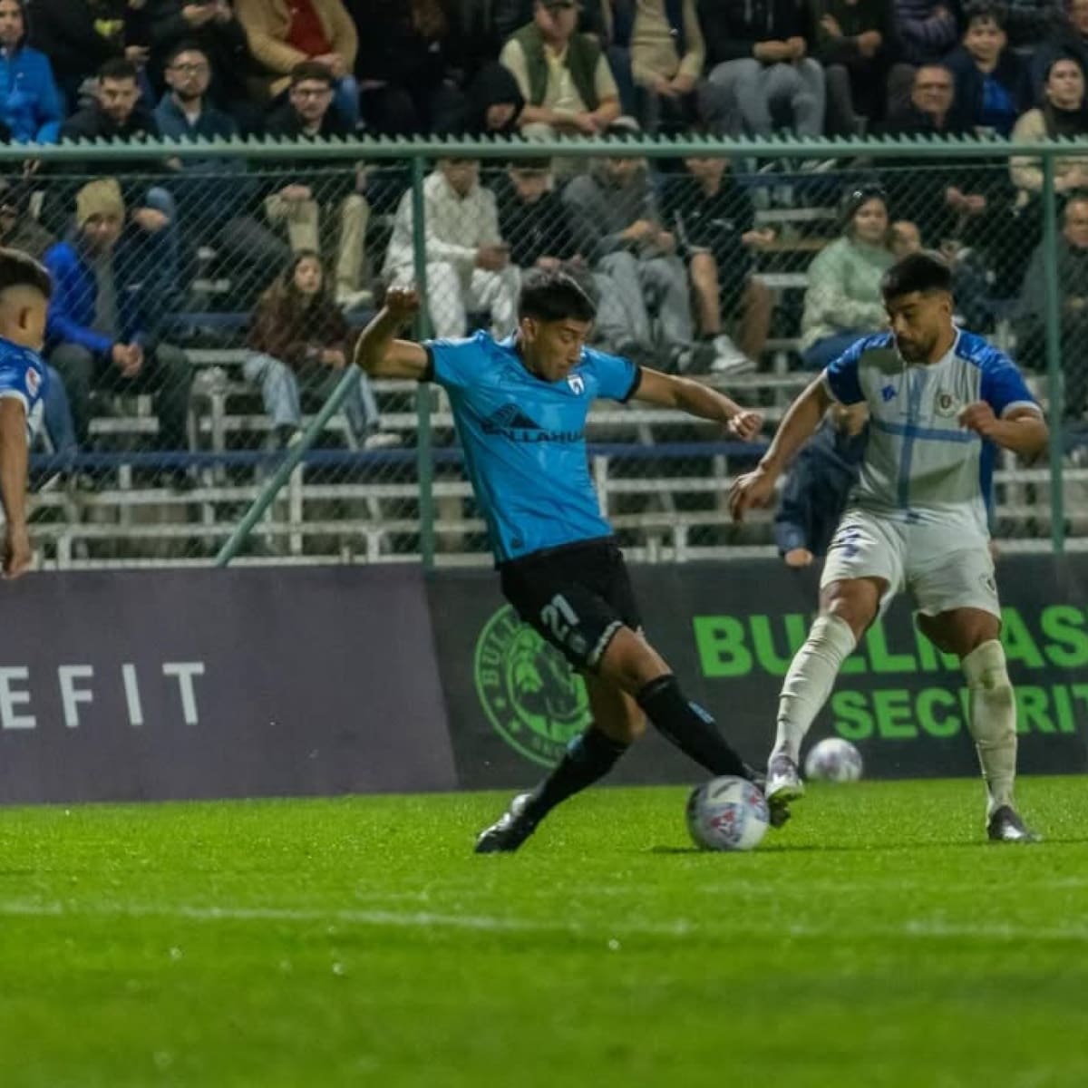 Santa Cruz y Deportes Iquique reparten puntos en entretenido partido en la Primera B
