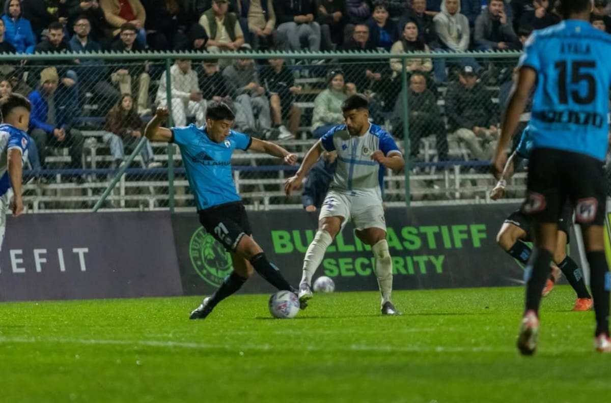 Santa Cruz y Deportes Iquique reparten puntos en entretenido partido en la Primera B