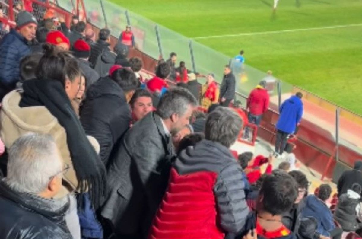 Denuncian a hinchas de Unión Española por agredir a un niño de 12 años en Santa Laura