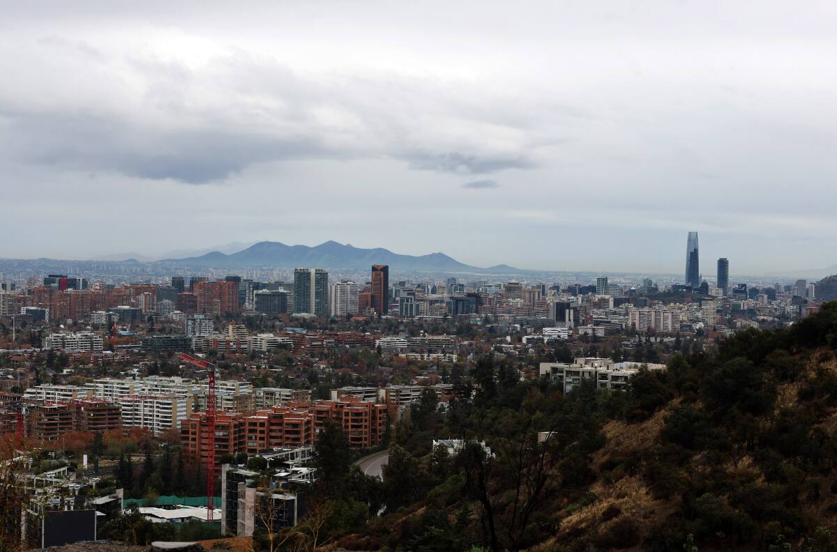 Estos son los 10 lugares imperdibles de Santiago para visitar durante el invierno según la IA