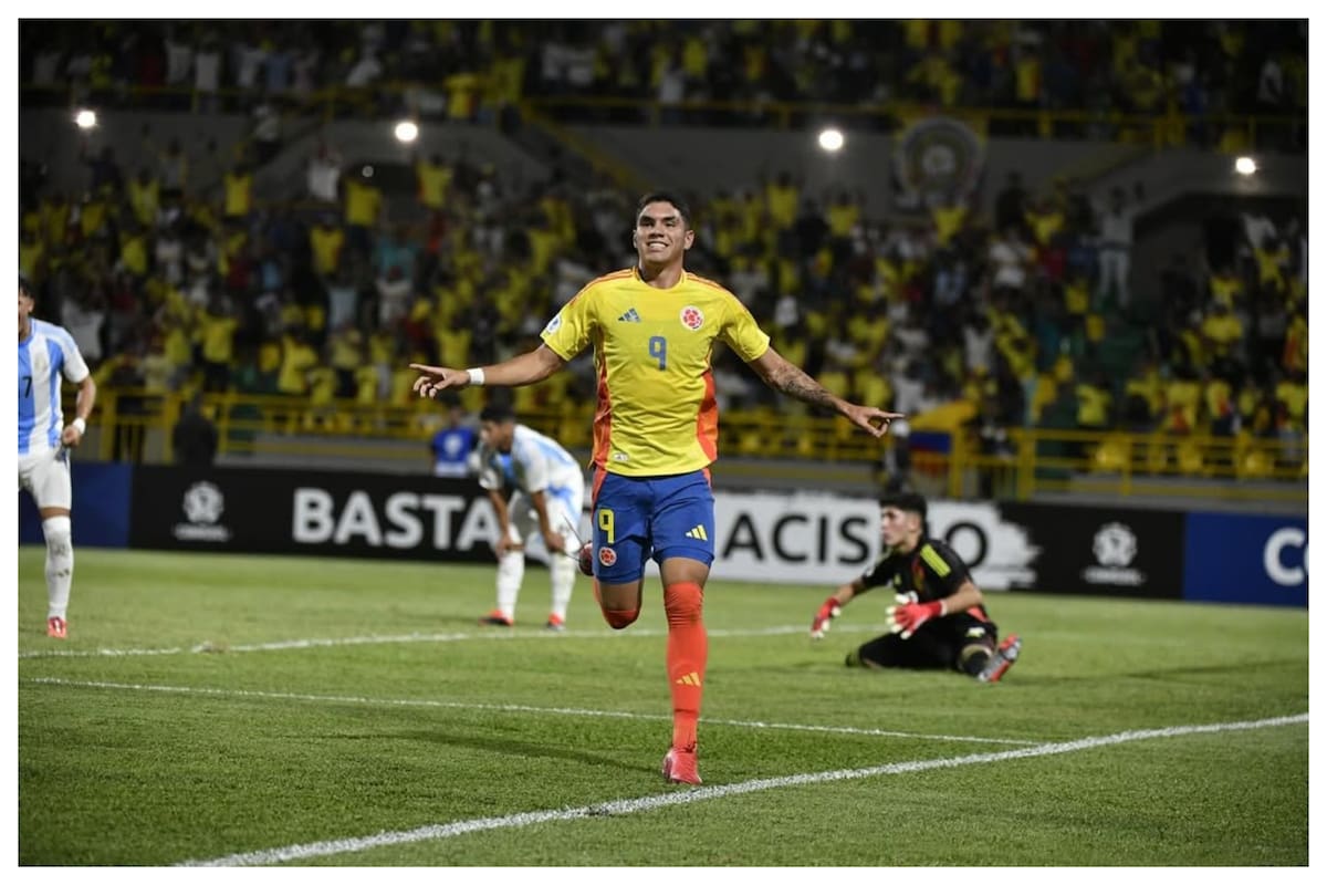 Celebrando el gol que le hizo a Argentina Sub 17. Foto: @santylondo19 en Instagram.