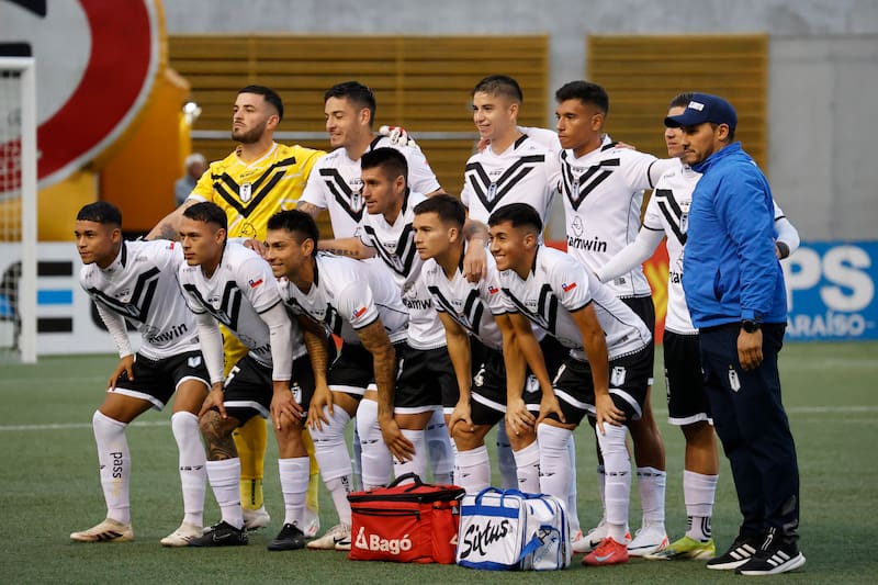Una de las formaciones del equipo bohemio durante esta temporada. ¿Cuándo la volveremos a ver en el Ascenso? Foto: Photosport