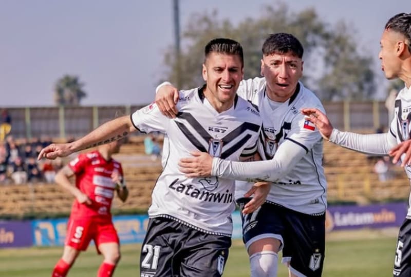 en Primera B.