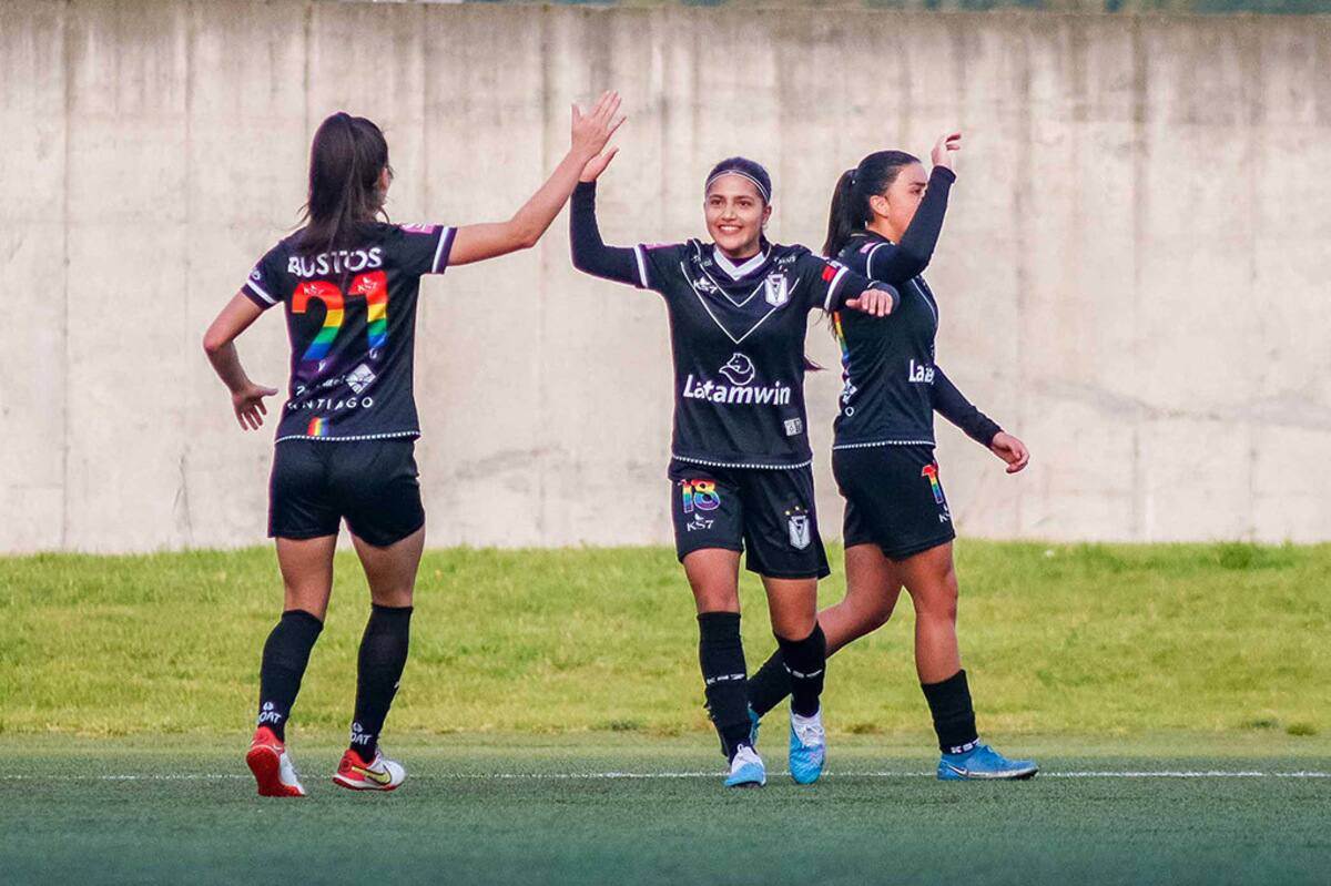 Santiago Morning Femenino enfrentó a Deportes Puerto Montt con solo un árbitro.