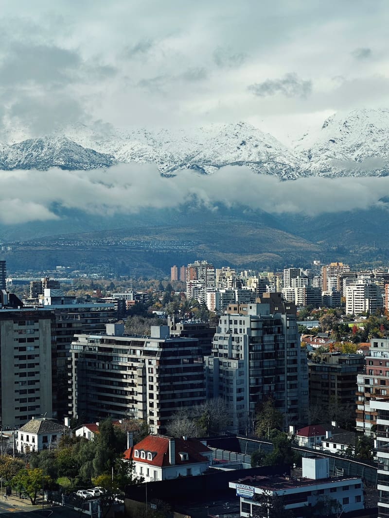 Santiago Post Lluvia. Créditos: @moralessinmoral.