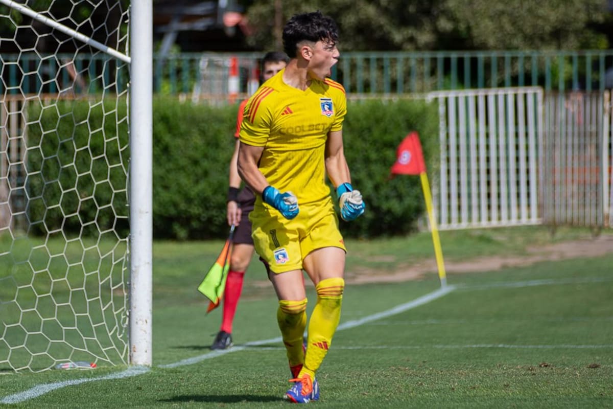 El portero de 17 años en Colo Colo. Foto: Colo Colo.