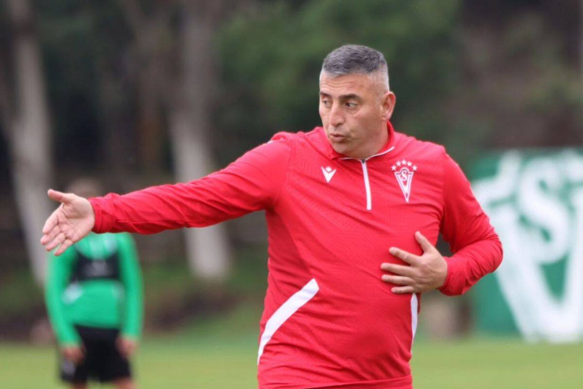 Jaime García realizó una singular práctica en Mantagua. Foto: Wanderers.