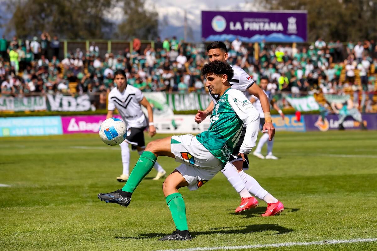El Decano no pudo ante el colista, Santiago Morning y comenzó a despedirse del ascenso directo. Foto: Agencia Aton