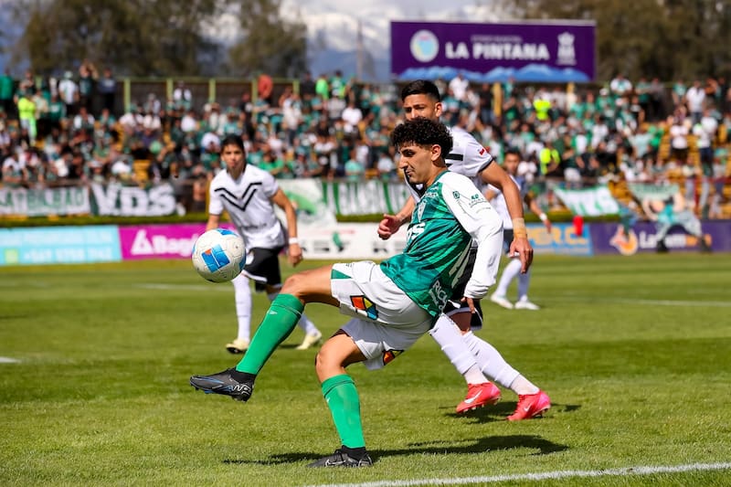 El Decano no pudo ante el colista, Santiago Morning y comenzó a despedirse del ascenso directo. Foto: Agencia Aton