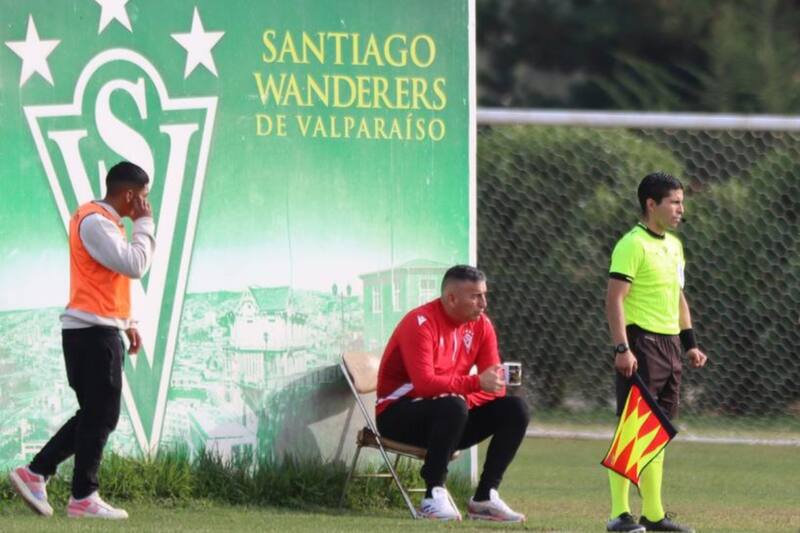 Jaime García observó al equipo de Proyección.
