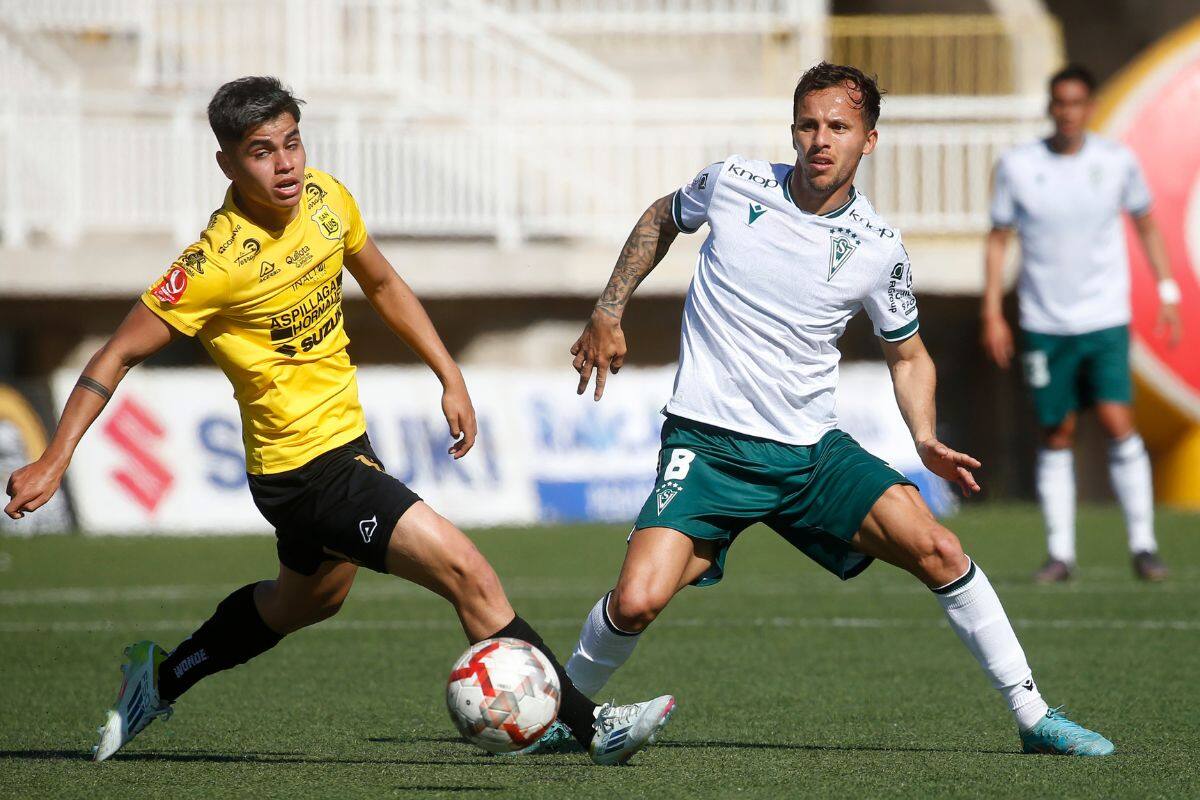 Santiago Wanderers y San Luis animaron un pobre empate 0-0. Foto: Agencia Aton.