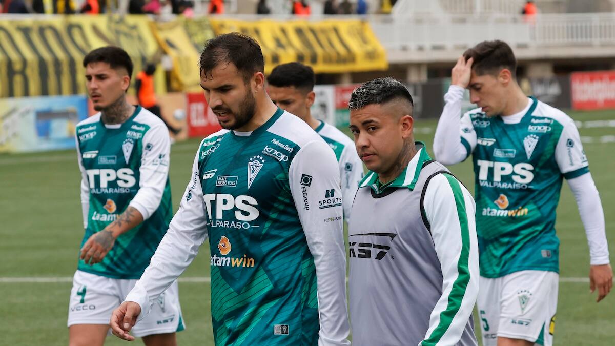 “No fueron tan profesionales”: feroz crítica de directivo a jugadores de Wanderers