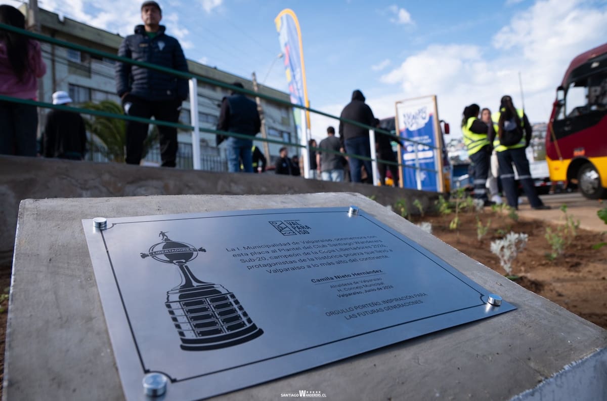 Antes de la final ante el Real Madrid: el nuevo homenaje que le hicieron a Wanderers Sub 20 en Valparaíso