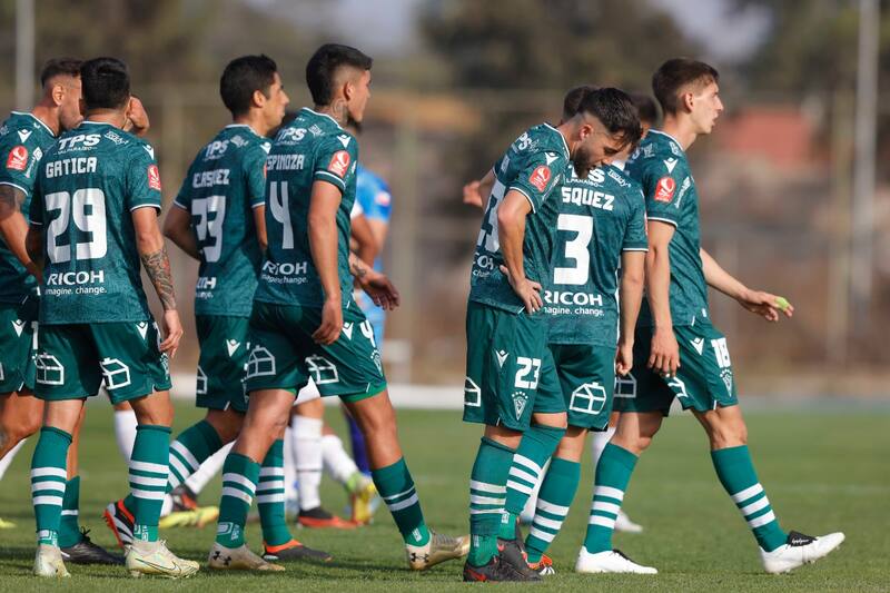 Santiago Wanderers ocupa el puesto 13 de la tabla de Primera B. Foto: Agencia Aton.