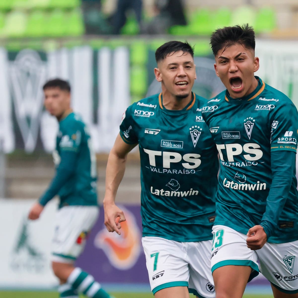 Wanderers se hace fuerte de local ante San Felipe y mete presión en Primera B