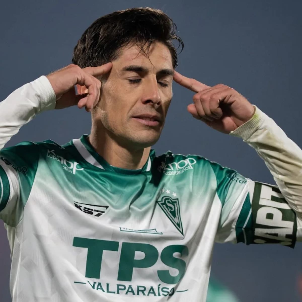 Santiago Wanderers le da en el suelo al golpeado Rangers para liderar la Primera B