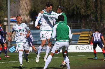 Jorge Luis Siviero: “Wanderers, con el mediocampo que tiene, es el favorito principal para el ascenso”