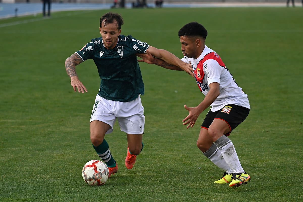 Santiago Wanderers anima la fecha de Primera B visitando a Curicó Unido.