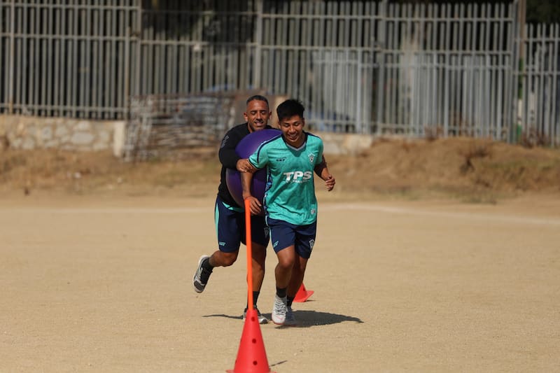 El club entrenando en Alejo Barrios. Fotos: Comunicaciones Santiago Wanderers.