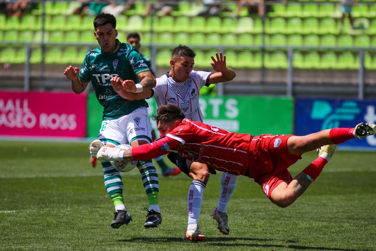 los Caturros cayeron por 2-0 contra Deportes Recoleta. Foto: ATON