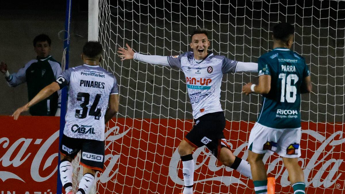 Tras la derrota de Santiago Wanderers: queda un solo invicto en las principales ligas del fútbol chileno