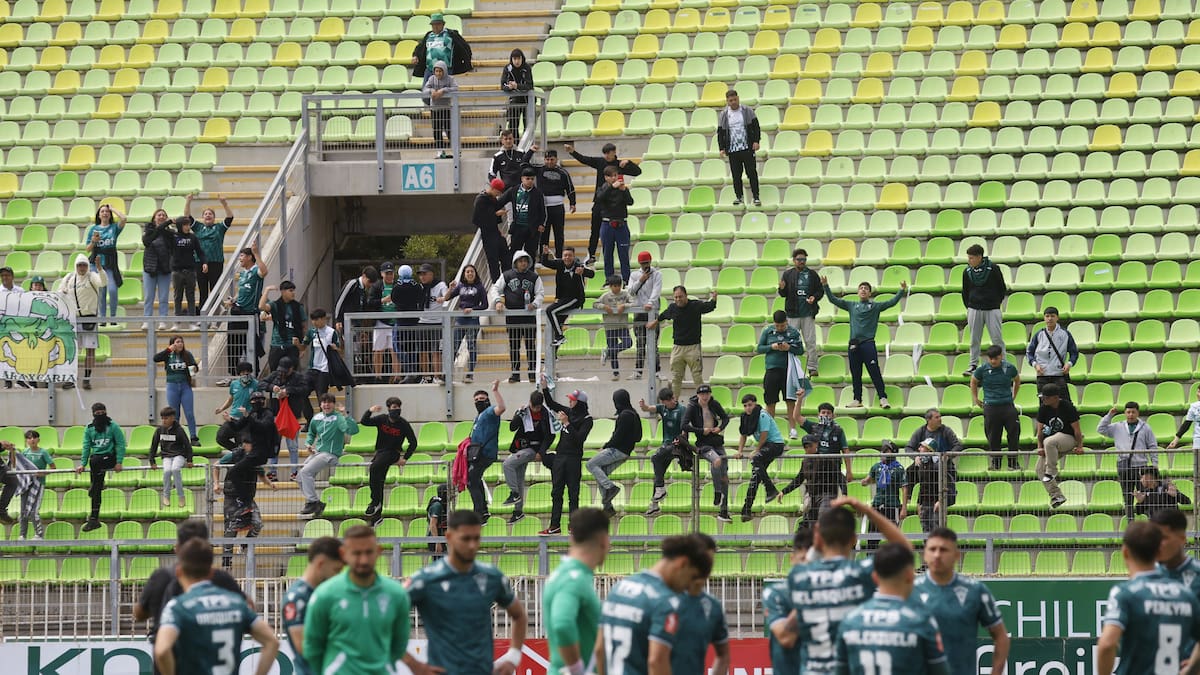 Duro golpe: ANFP sanciona a Santiago Wanderers para su próximo partido ante la U por Copa Chile
