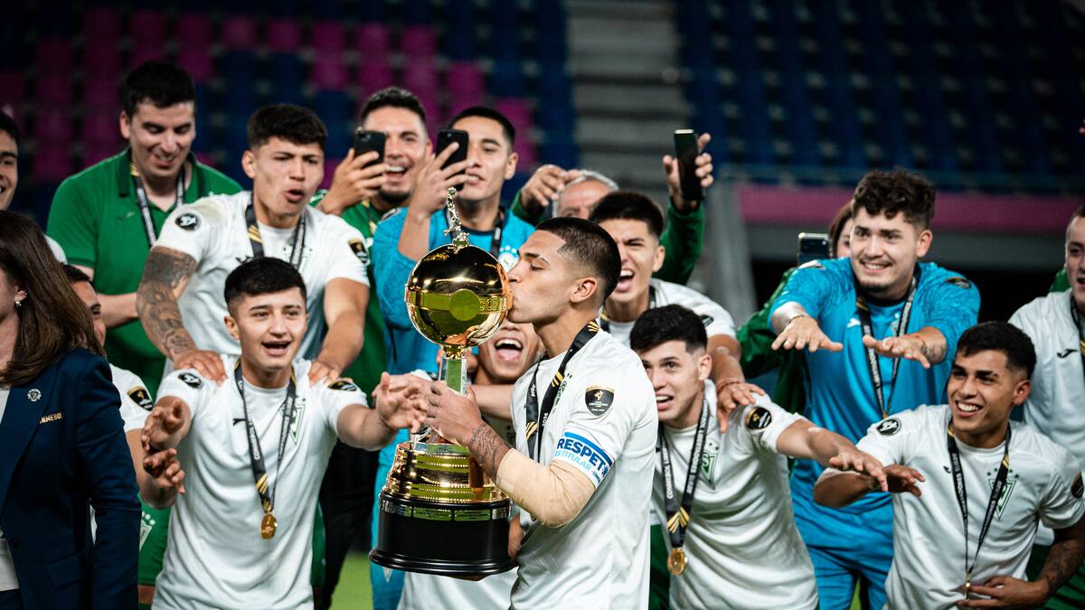 Reinaldo Sánchez hace las paces con plantel campeón de Wanderers y les subirá el sueldo: “Nivelación hacia arriba”
