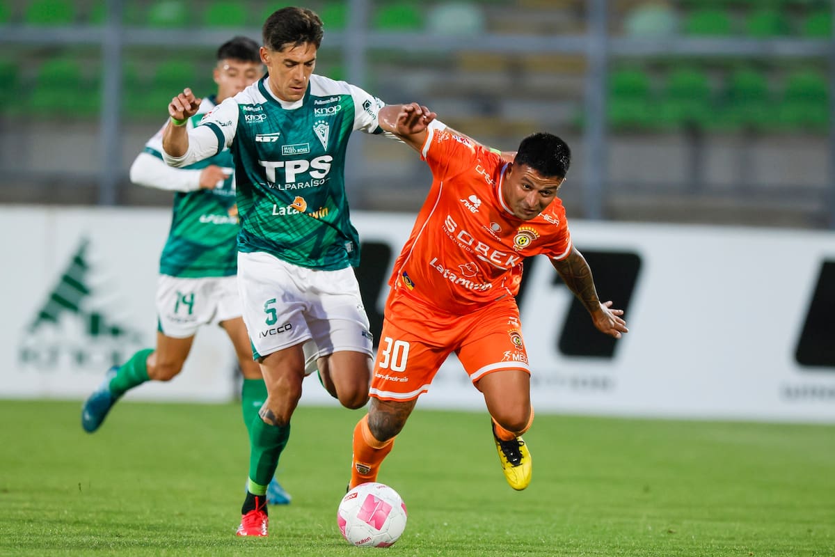 Caturros y loínos juegan el partido más atractivo de la fecha 11 de la Primera B. Foto: Aton.