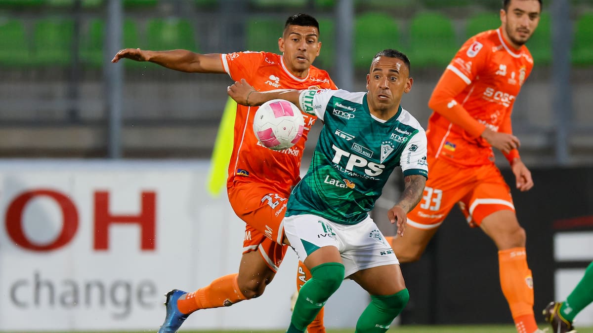 “Cobreloa tiene una historia enorme y Wanderers es el decano del fútbol chileno; no deberían estar en la B”