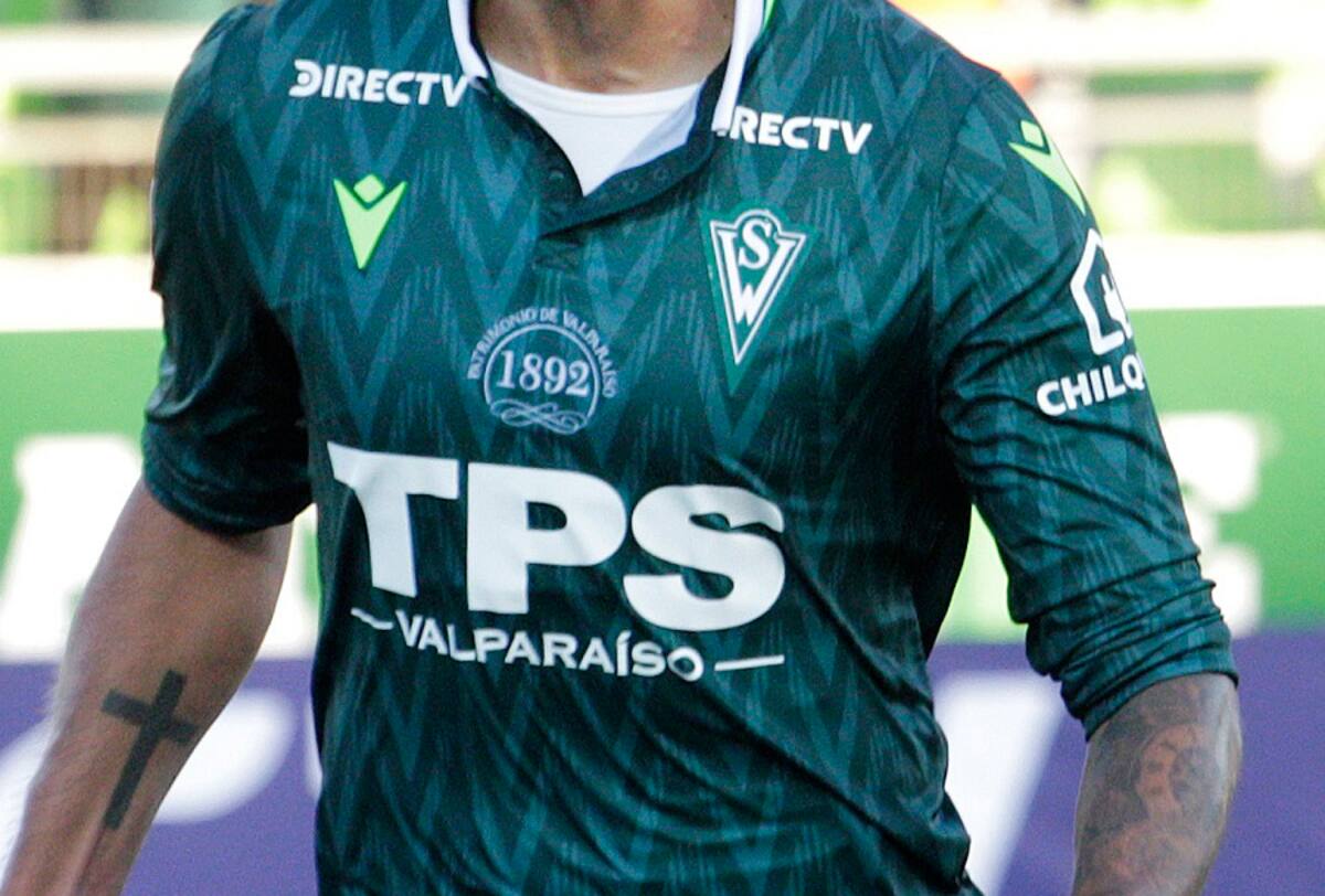 Futbol, Santiago Wanderers vs Palestino
Septima fecha, campeonato nacional 2020
El jugador de Santiago Wanderers, Enzo Gutierrez, celebra su gol contra Palestino durante el partido de primera division disputado en el estadio Elias Figueroa de Valparaiso, Chile.
10/03/2020
Sebastian Cisternas/Photosport
Football, Santiago Wanderers vs Palestino
Seventh date, National Championship 2020
Santiago Wanderers player, Enzo Gutierrez, celebrate scoring against Palestino during the first division match held at the Elias Figueroa stadium in Valparaiso, Chile.
10/03/2020
Sebastian Cisternas/Photosport