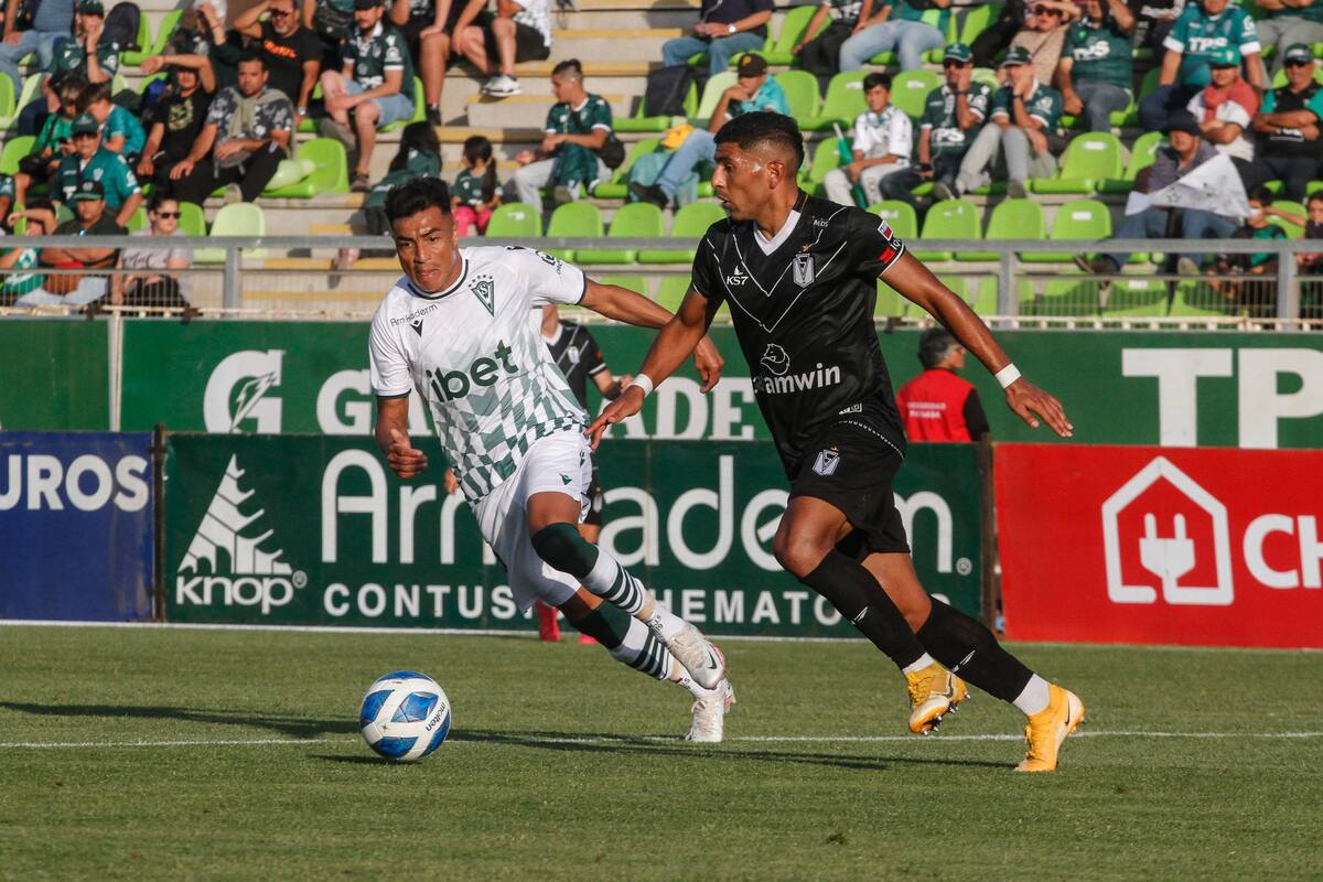 Santiago Wanderers vs Santiago Morning.