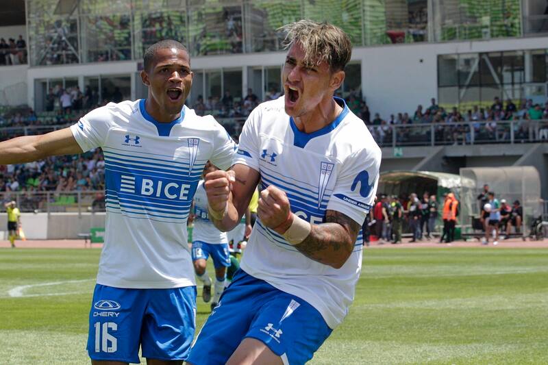 Futbol, Santiago Wanderers vs Universidad Catolica
Primera fecha, campeonato nacional 2020
El jugador de Universidad Catolica Fernando Zampedri, centro, celebra su gol contra Santiago Wanderers durante el partido de primera division disputado en el estadio Elias Figueroa de Valparaiso, Chile.
26/01/2020
Sebastian Cisternas/Photosport
Football, Santiago Wanderers vs Universidad Catolica
First date, National Championship 2020
Universidad Catolica's player Fernando Zampedri, center, celebrate scoring against Santiago Wanderers during the first division match held at the Elias Figueroa stadium in Valparaiso, Chile.
26/01/2020
Sebastian Cisternas/Photosport
