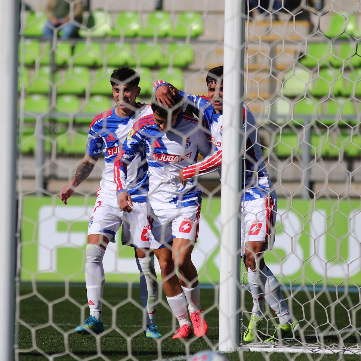 La U eliminó a Wanderers de la Copa Chile y quedó a un paso de la clasificación a octavos