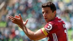 Walter Montillo le dio con todo a Ronald Fuentes por su regreso a la U