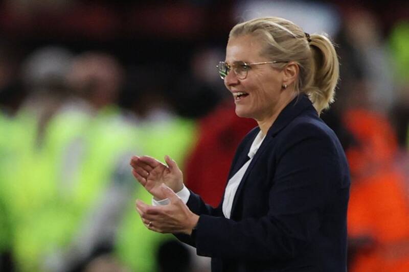 Traer a Chile a una entrenadora de talla mundial, como la neerlandesa Sarina Wiegman (en la foto), significaría un monto que en la ANFP no estarían dispuestos a pagar.