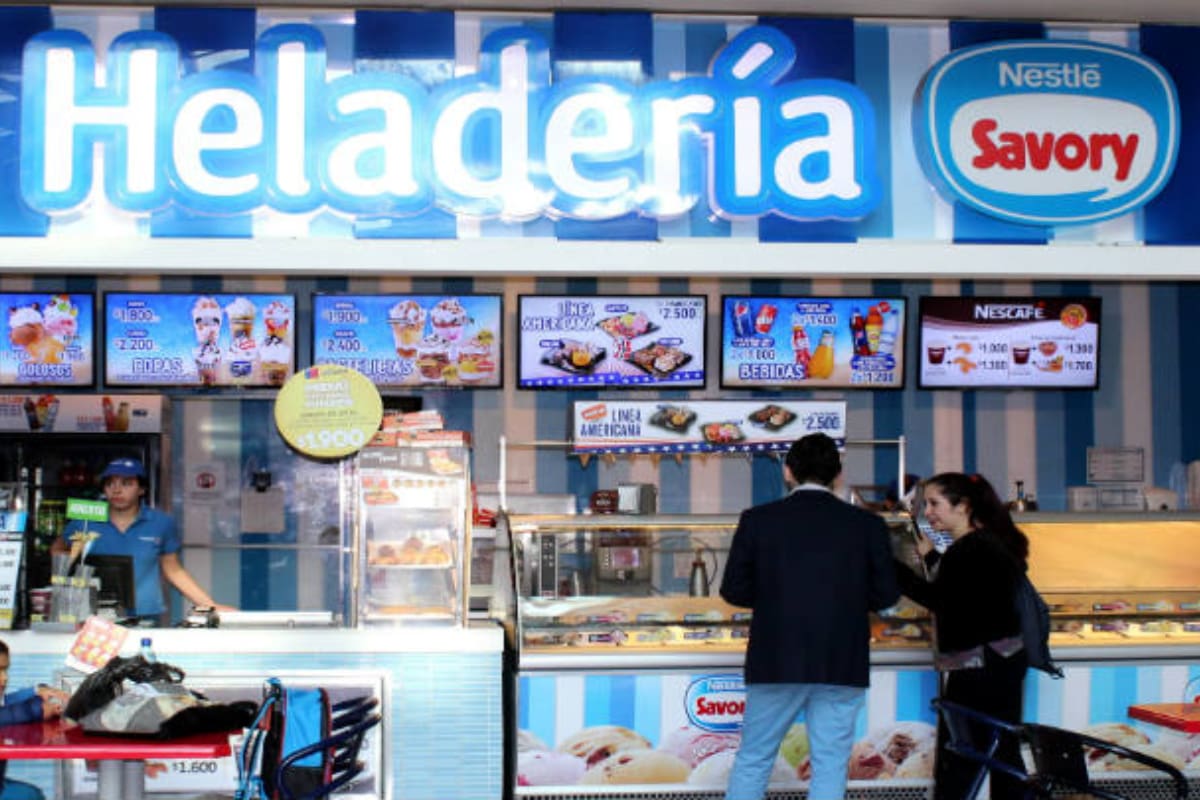 La empresa está a cargo de las heladerías de la cadena perteneciente a Nestlé.