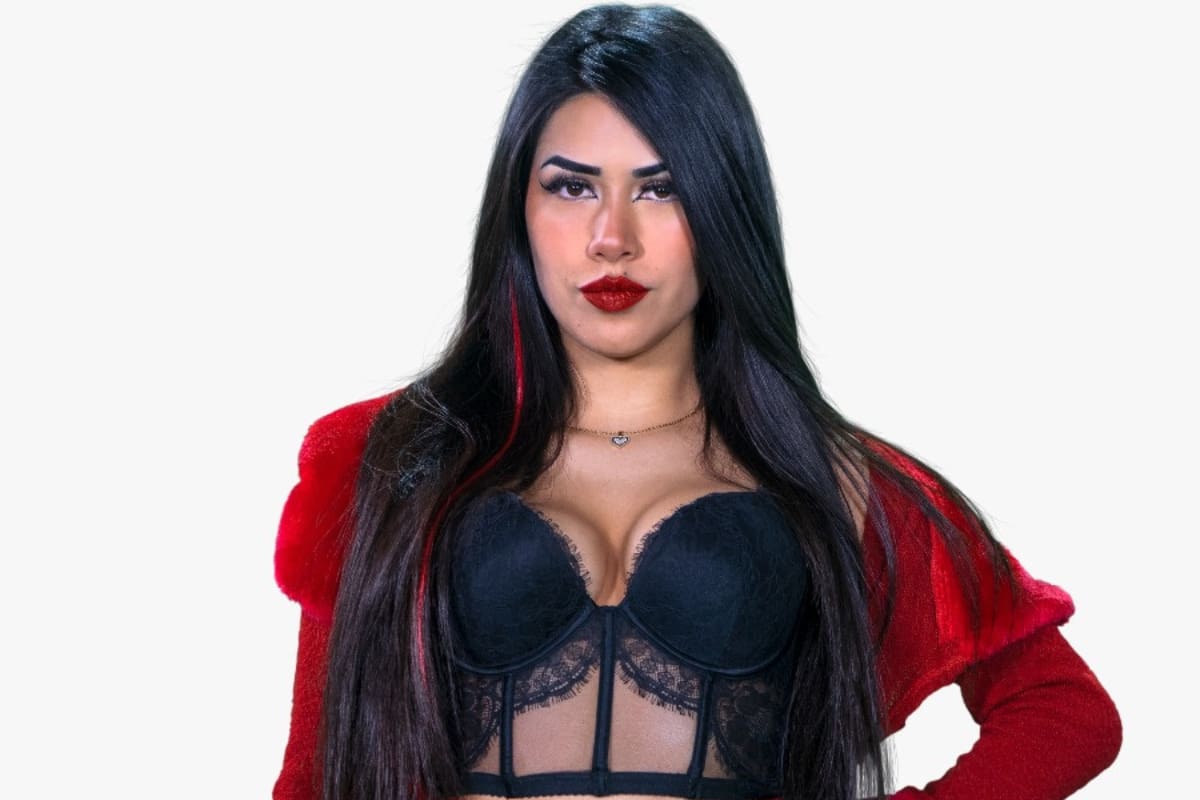 también conocida como "Eskarcita", es una ya reconoda chica reality e influencer.