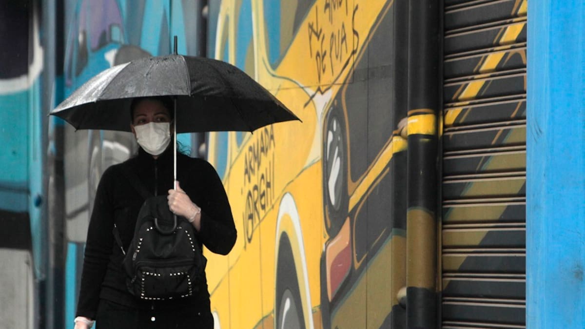 Se reportan cortes de energía en 16 comunas de Santiago debido a los chubascos