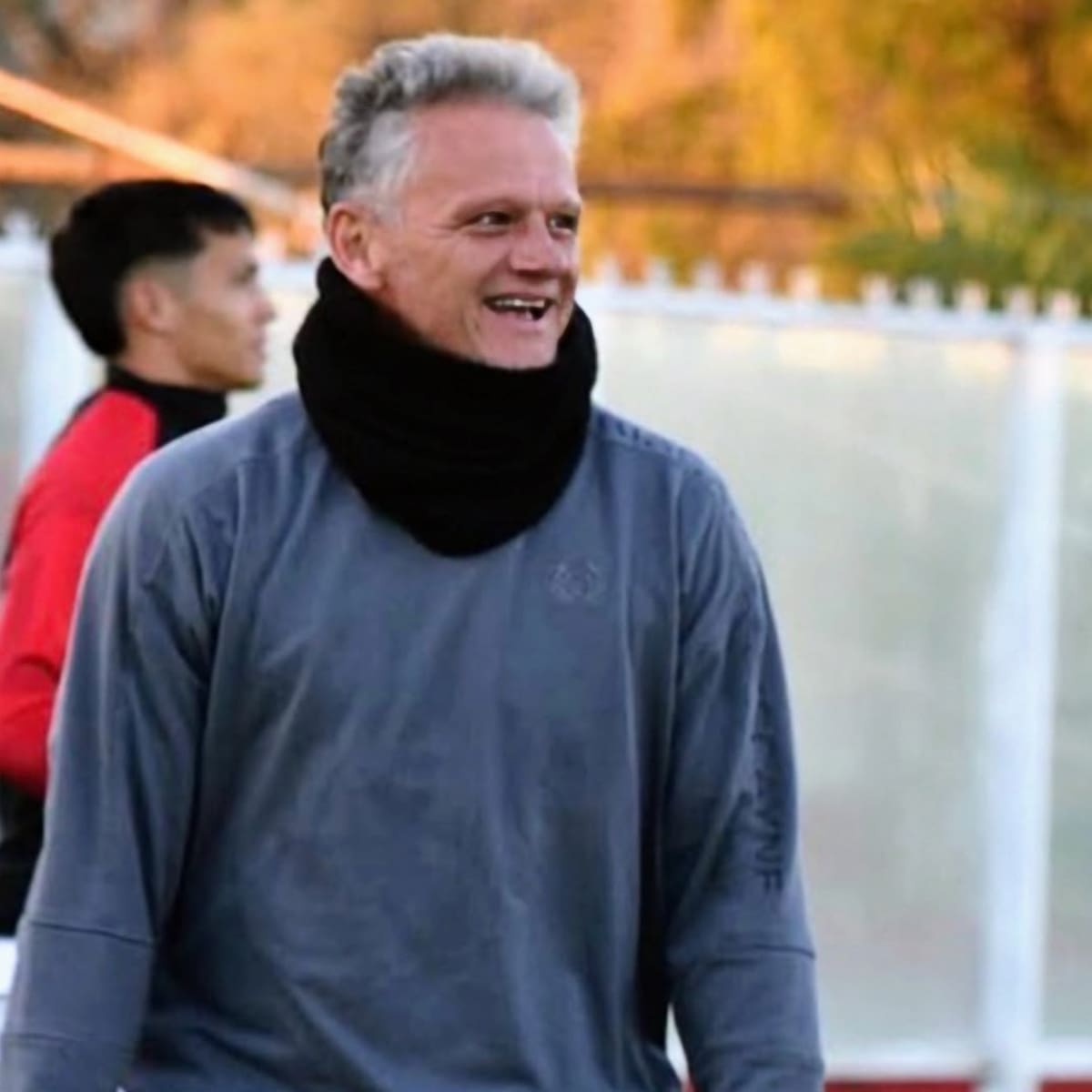 Brilló en Colo-Colo, ahora es DT y se dedica a la ganadería: “Me gusta, pero no me llena; no tiene la adrenalina del fútbol”
