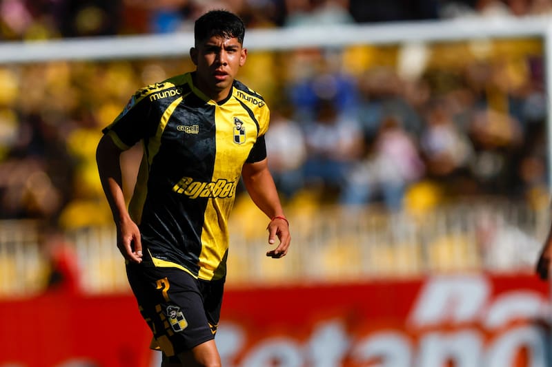 . El volante con la camiseta de Coquimbo Unido. Foto: Agencia Aton.