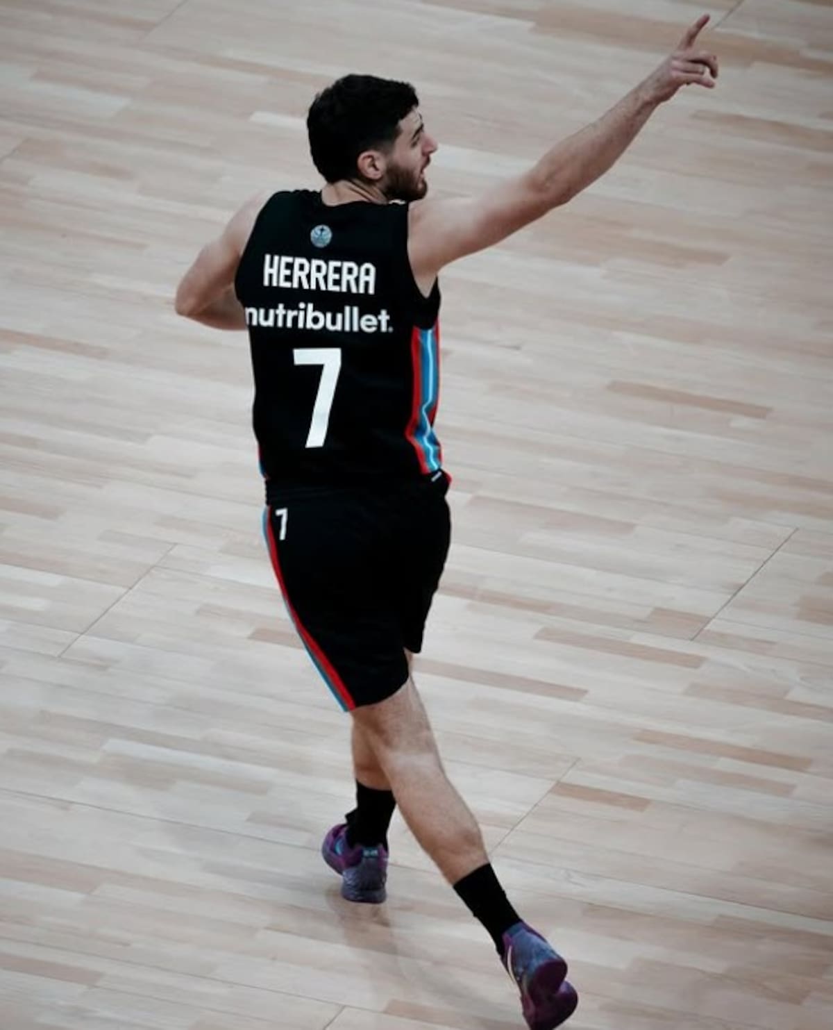 París Basketball "es un club muy ambicioso, pero económicamente también muy poderoso. Tenemos los recursos para contratar jugadores de primer nivel", dice el chileno.