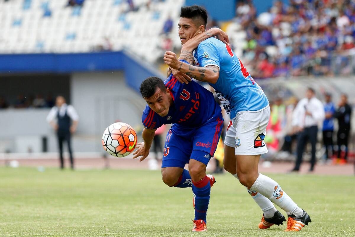 El mediocampista anunció su partida de Rangers. Foto: Agencia Aton.