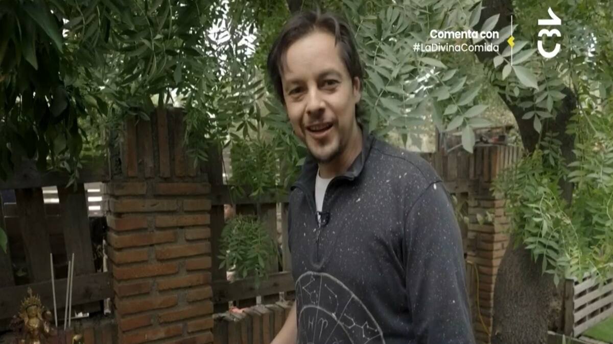 En la Comunidad Ecológica de Peñalolén: Así es la llamativa casa de Sebastián Longhi