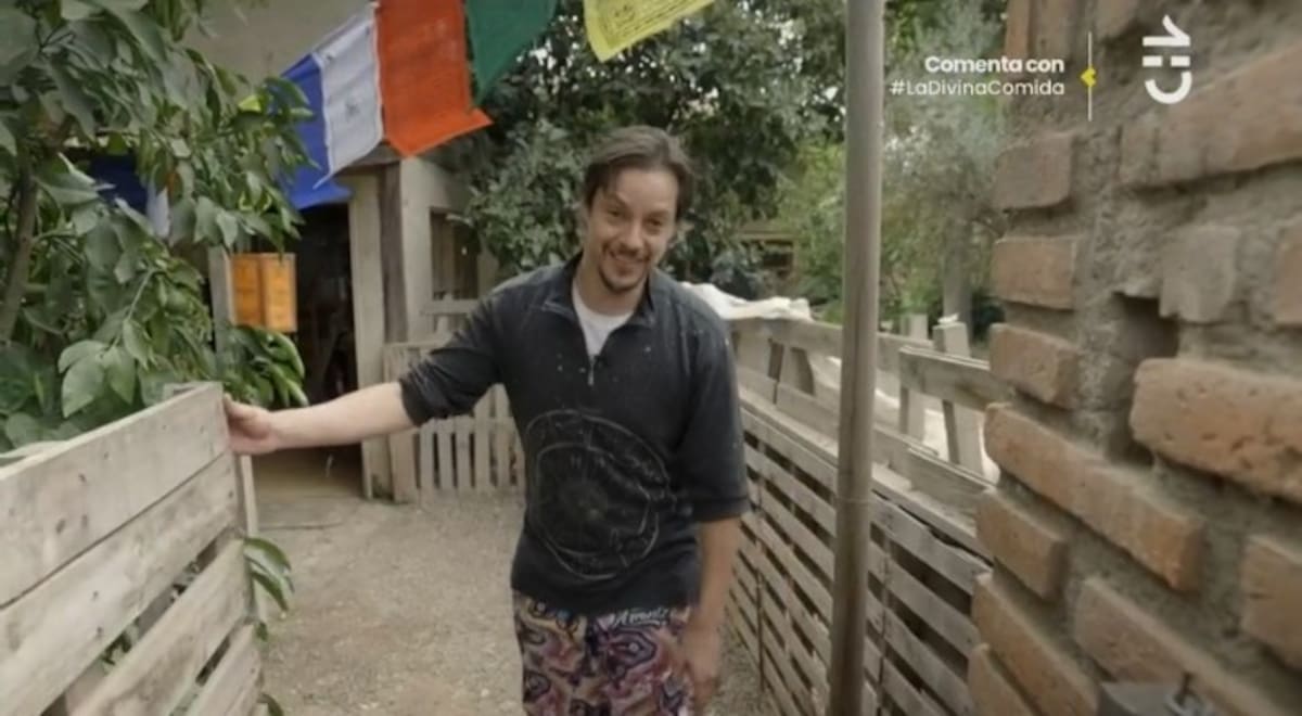 Sebastián Longhi mostró por primera vez su casa. Créditos: Pantallazo CHV